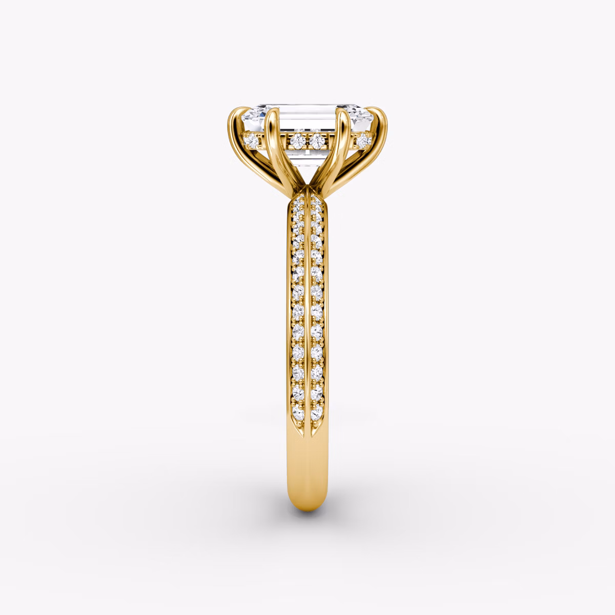 Knife-Edge | Emerald | 18k | Gelbgold | bandAccent: Mit Pavé-Besatz | hiddenHalo: yes | diamondOrientation: vertical | caratWeight: other