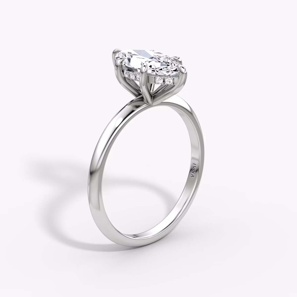 Knife-Edge | Marquise | 18k | Weißgold | bandAccent: Ohne Pavé-Besatz | hiddenHalo: yes | diamondOrientation: vertical | caratWeight: other
