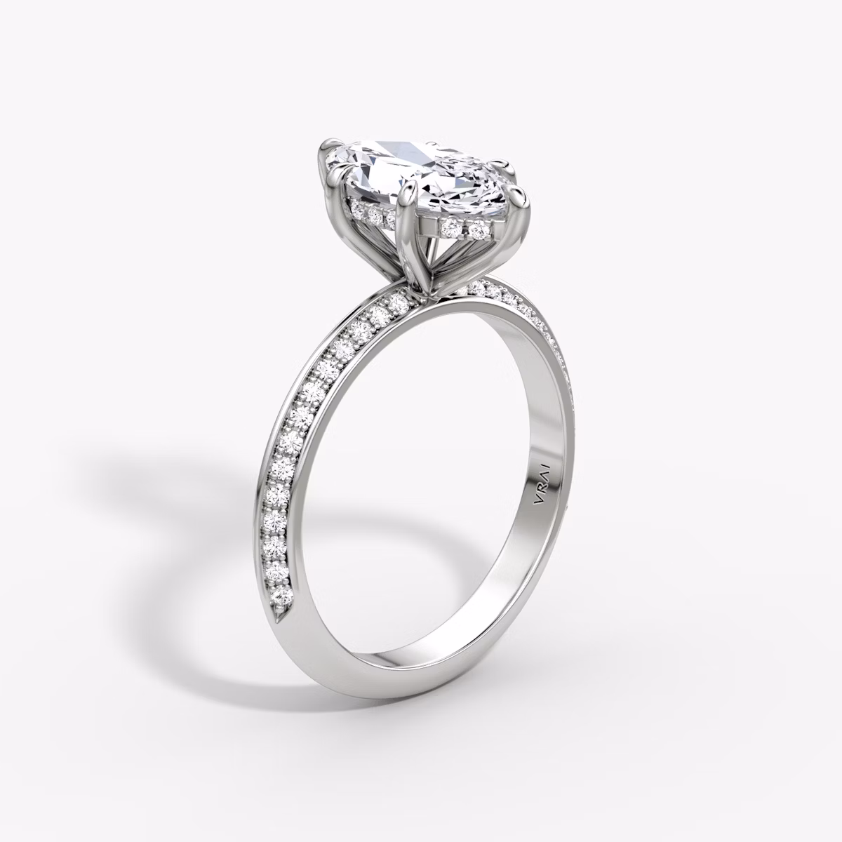 Knife-Edge | Marquise | Platin | bandAccent: Mit Pavé-Besatz | hiddenHalo: yes | diamondOrientation: vertical | caratWeight: other