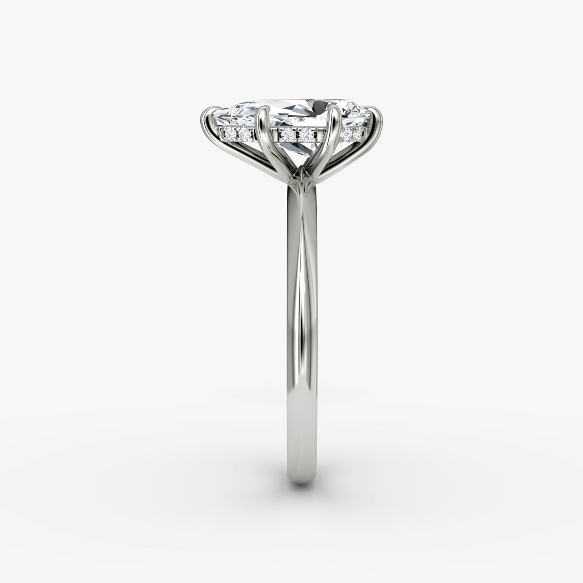 The Knife-Edge | Pear | 18k | White Gold | bandAccent: Plain | hiddenHalo: yes | diamondOrientation: vertical | caratWeight: other