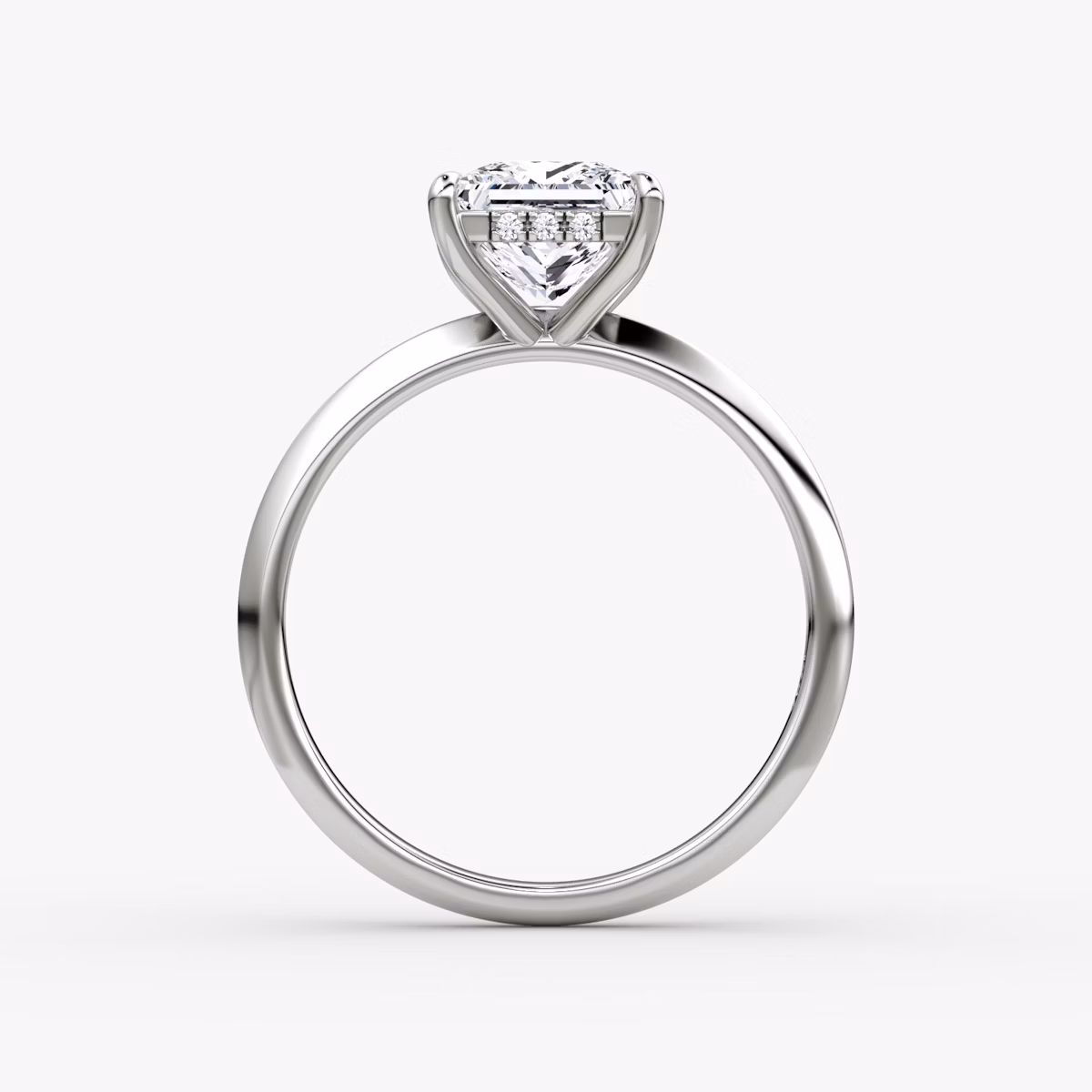 Anillo de compromiso Knife-Edge | Princesa | Platino | bandAccent: Simple | hiddenHalo: yes | diamondOrientation: vertical | caratWeight: other