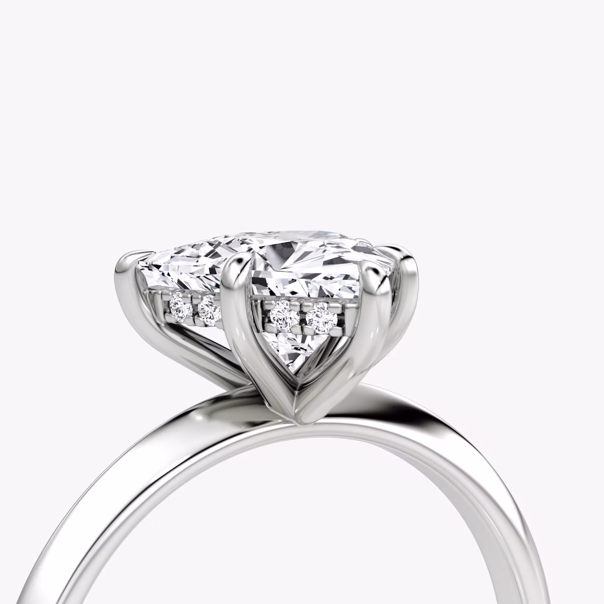 Anillo de compromiso Knife-Edge | Trillón | 18k | Oro blanco | bandAccent: Simple | hiddenHalo: yes | diamondOrientation: vertical | caratWeight: other