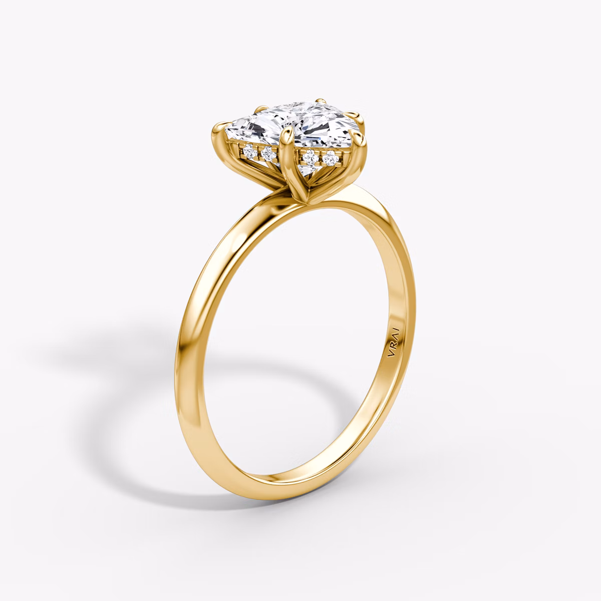 Knife-Edge | Trillant | 18k | Gelbgold | bandAccent: Ohne Pavé-Besatz | hiddenHalo: yes | diamondOrientation: vertical | caratWeight: other