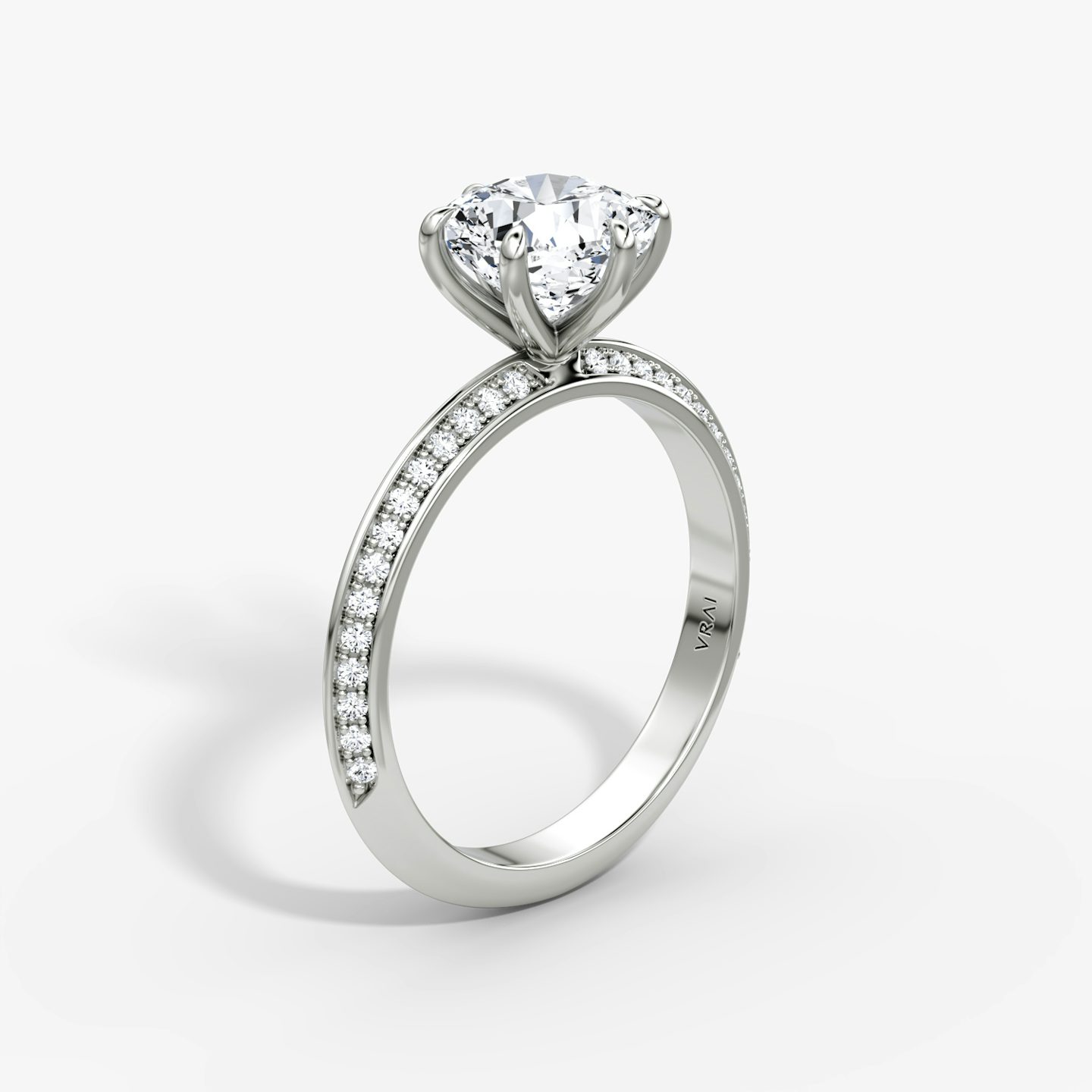 Anillo de compromiso Knife-Edge | Cojín | 18k | Oro blanco | bandAccent: Pavé | hiddenHalo: no | diamondOrientation: vertical | caratWeight: other