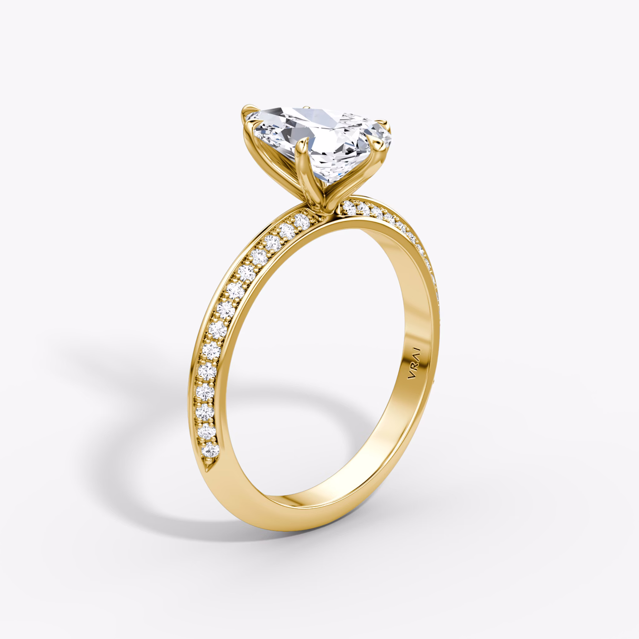 The Knife-Edge | Pear | 18k | Yellow Gold | bandAccent: Pavé | hiddenHalo: no | diamondOrientation: vertical | caratWeight: other