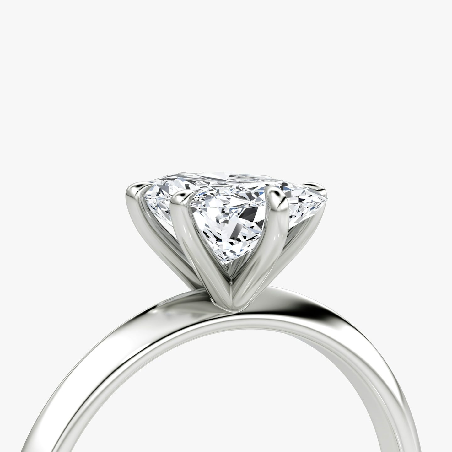 Anillo de compromiso Knife-Edge | Radiante | Platino | bandAccent: Simple | hiddenHalo: no | diamondOrientation: vertical | caratWeight: other