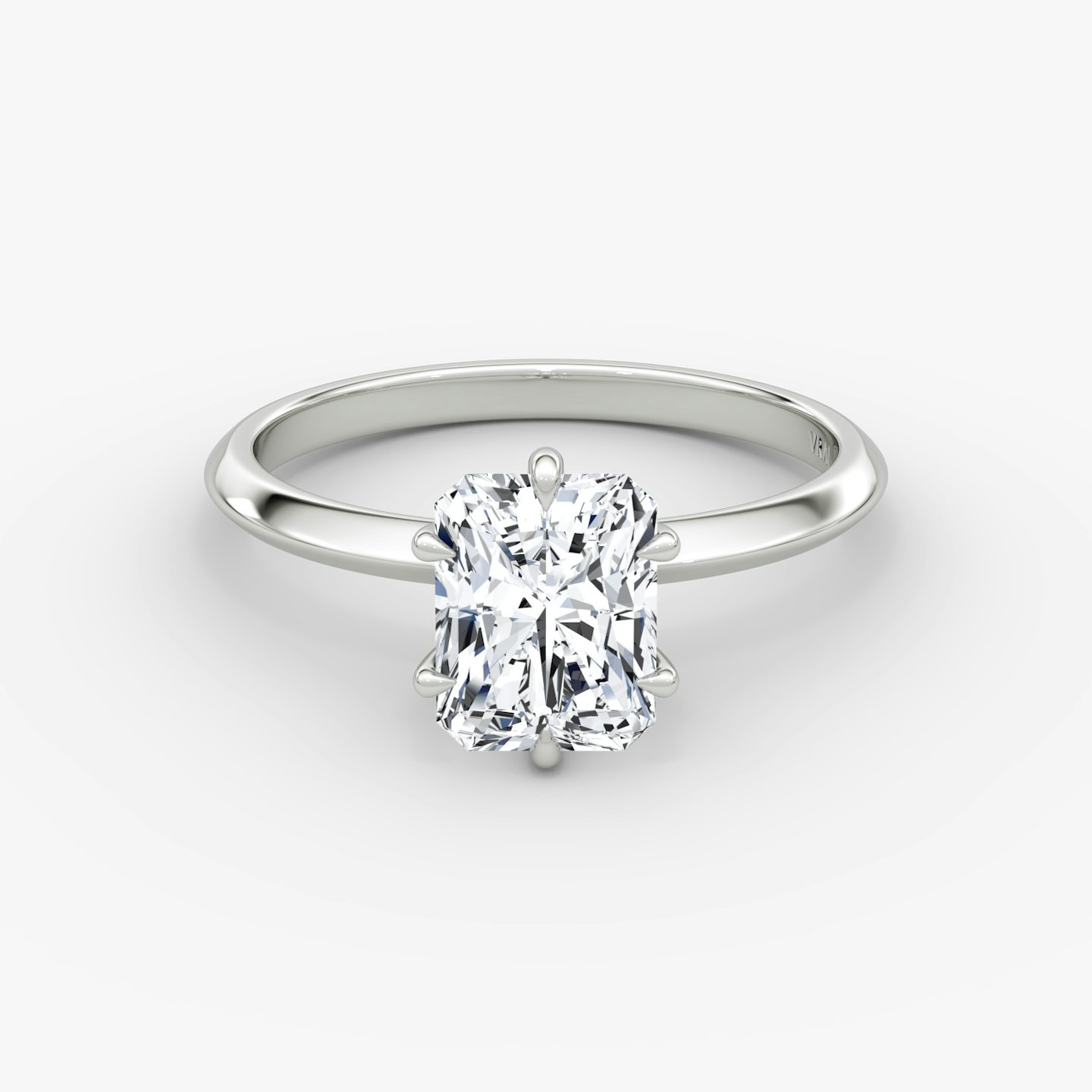 Anillo de compromiso Knife-Edge | Radiante | Platino | bandAccent: Simple | hiddenHalo: no | diamondOrientation: vertical | caratWeight: other