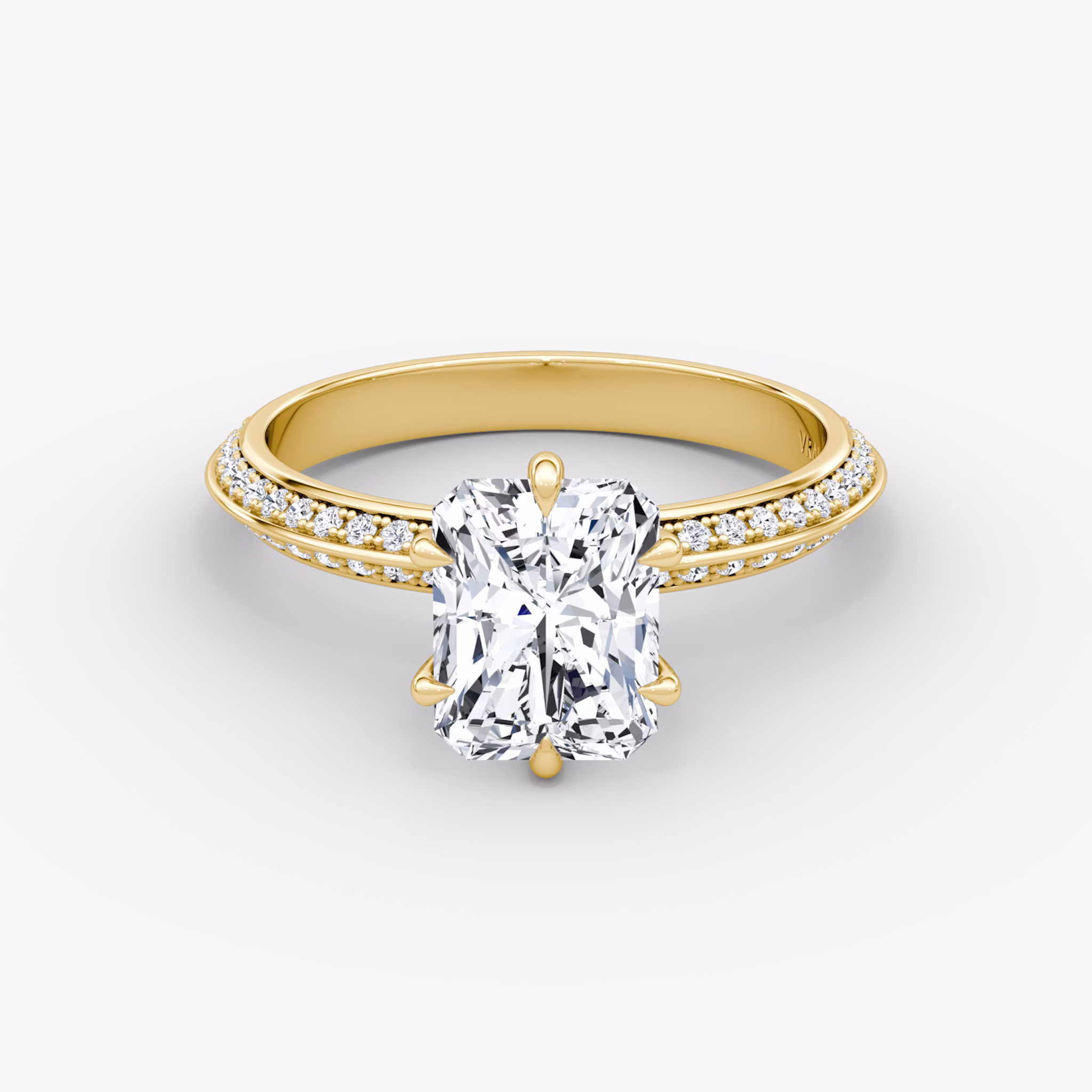 Knife-Edge | Radiant | 18k | Gelbgold | bandAccent: Mit Pavé-Besatz | hiddenHalo: no | diamondOrientation: vertical | caratWeight: other