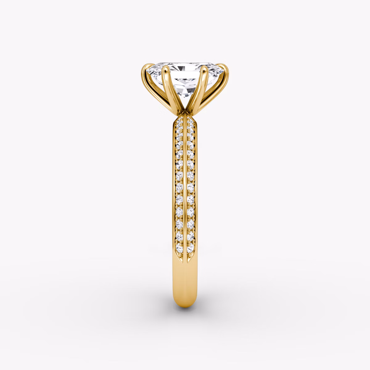 Knife-Edge | Radiant | 18k | Gelbgold | bandAccent: Mit Pavé-Besatz | hiddenHalo: no | diamondOrientation: vertical | caratWeight: other