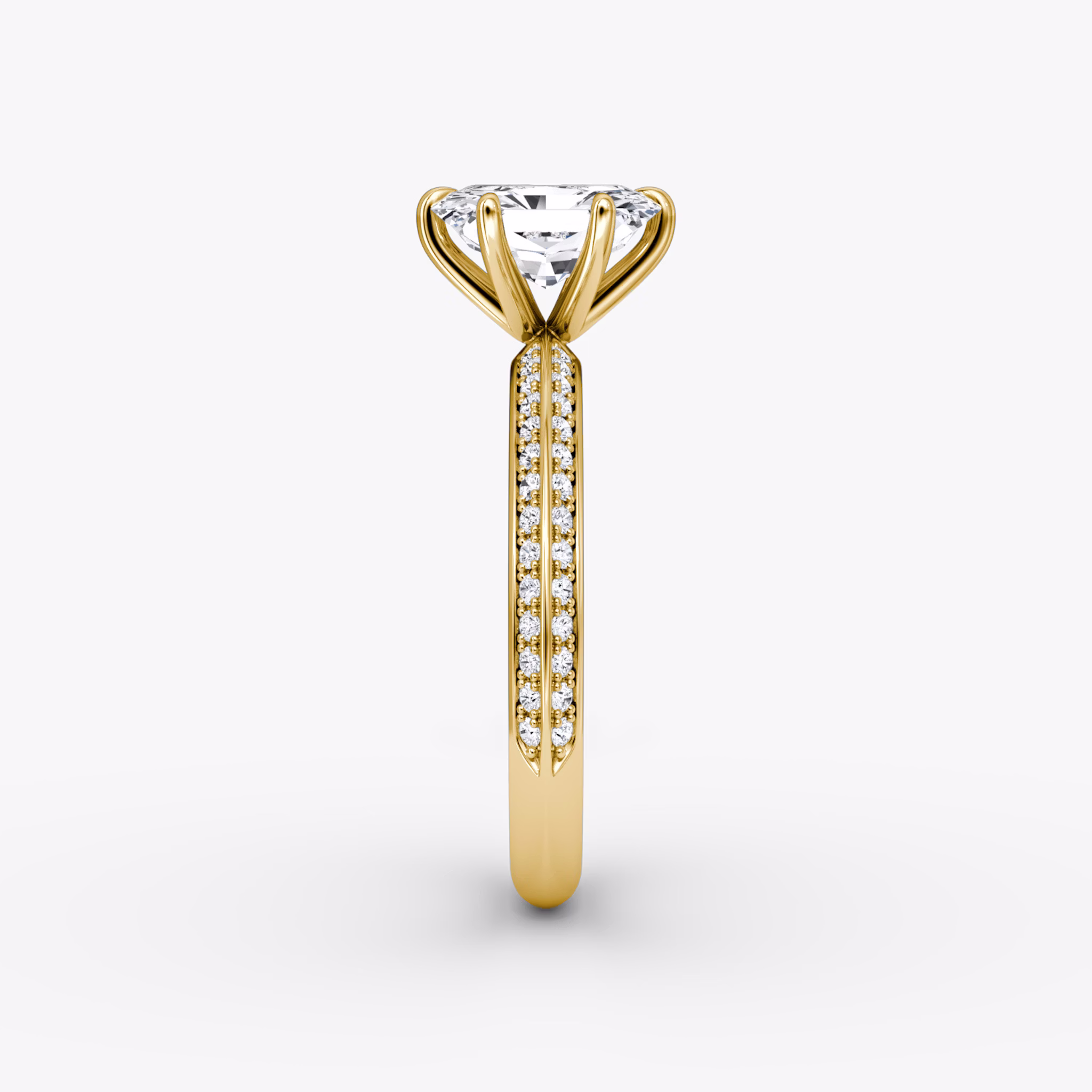 Knife-Edge | Radiant | 18k | Gelbgold | bandAccent: Mit Pavé-Besatz | hiddenHalo: no | diamondOrientation: vertical | caratWeight: other