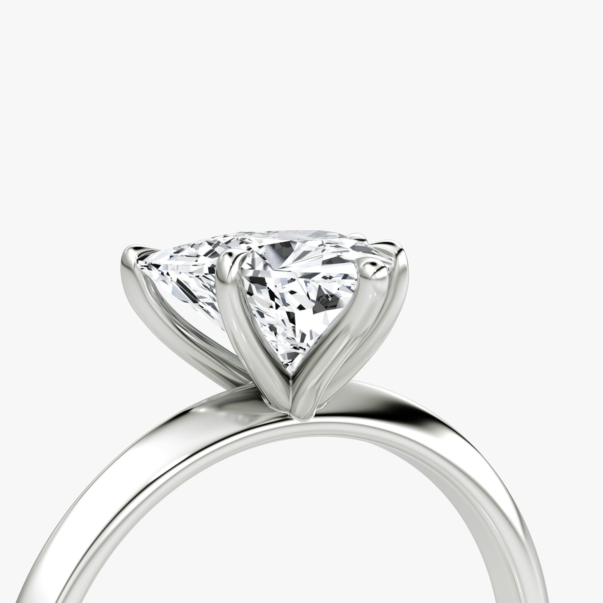 The Knife-Edge | Trillion | 18k | White Gold | bandAccent: Plain | hiddenHalo: no | diamondOrientation: vertical | caratWeight: other