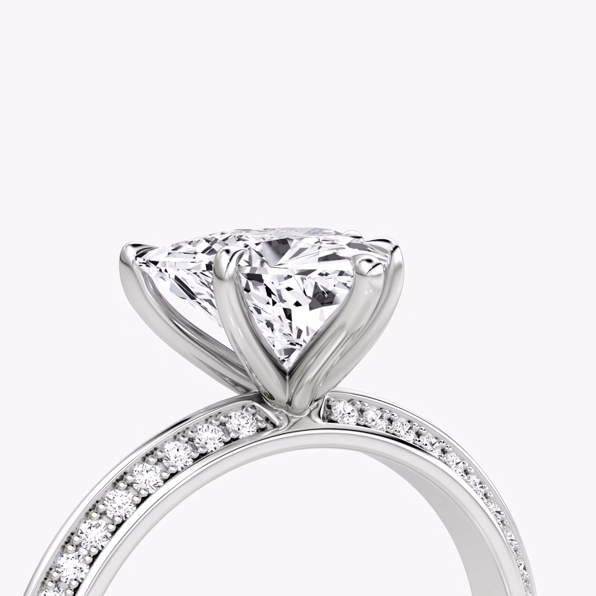 Knife-Edge | Trillant | Platin | bandAccent: Mit Pavé-Besatz | hiddenHalo: no | diamondOrientation: vertical | caratWeight: other
