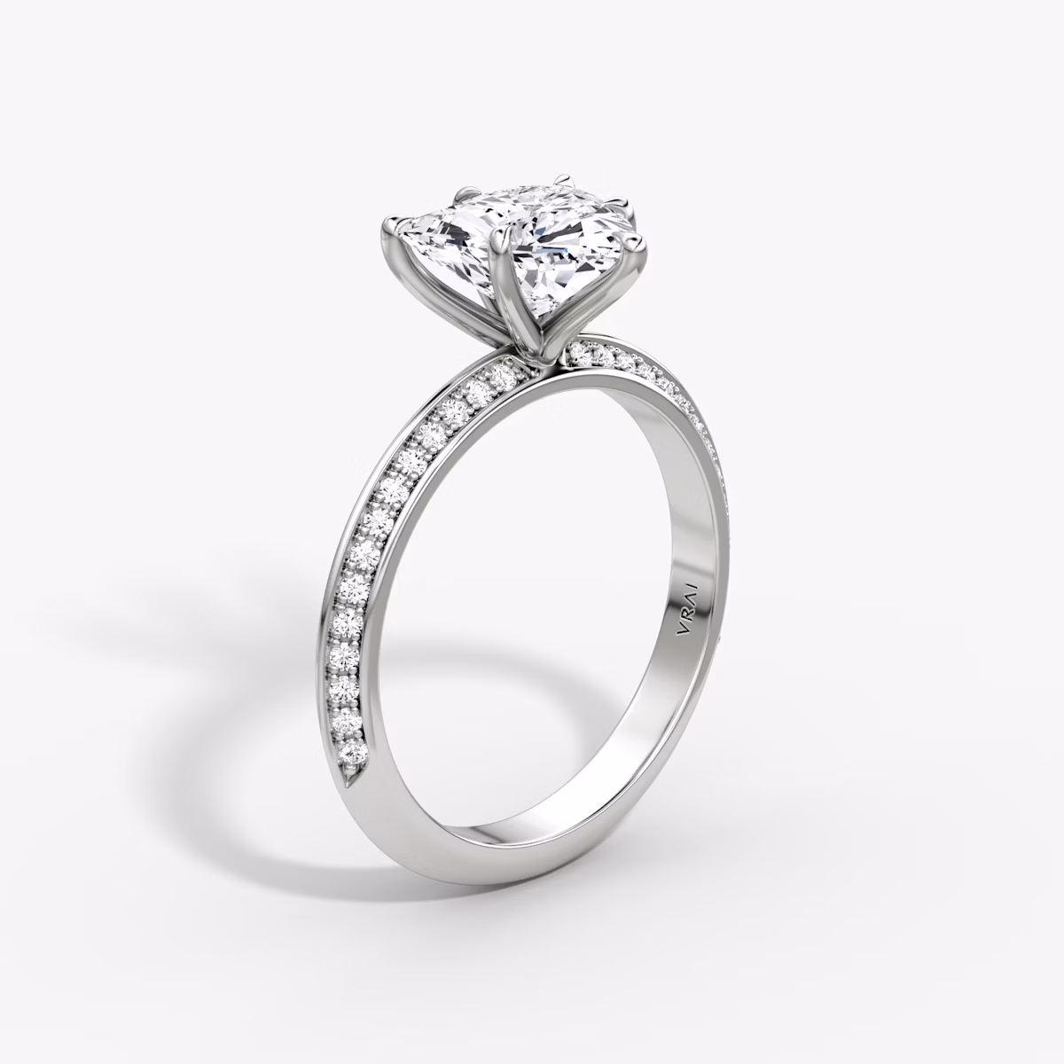 Knife-Edge | Trillant | Platin | bandAccent: Mit Pavé-Besatz | hiddenHalo: no | diamondOrientation: vertical | caratWeight: other