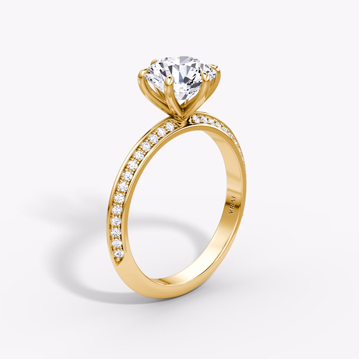The Knife-Edge | Round Brilliant | 18k | Yellow Gold | bandAccent: Pavé | caratWeight: other | hiddenHalo: no | diamondOrientation: vertical