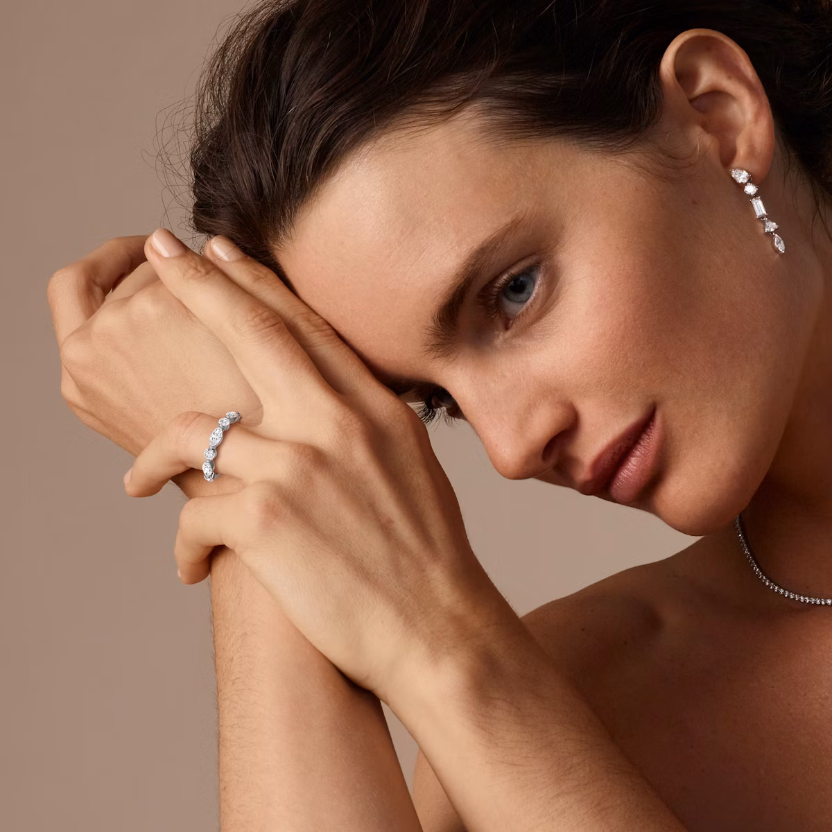 The Mixed Shape Single Shared Prong Band | round-brilliant+marquise | Platinum
