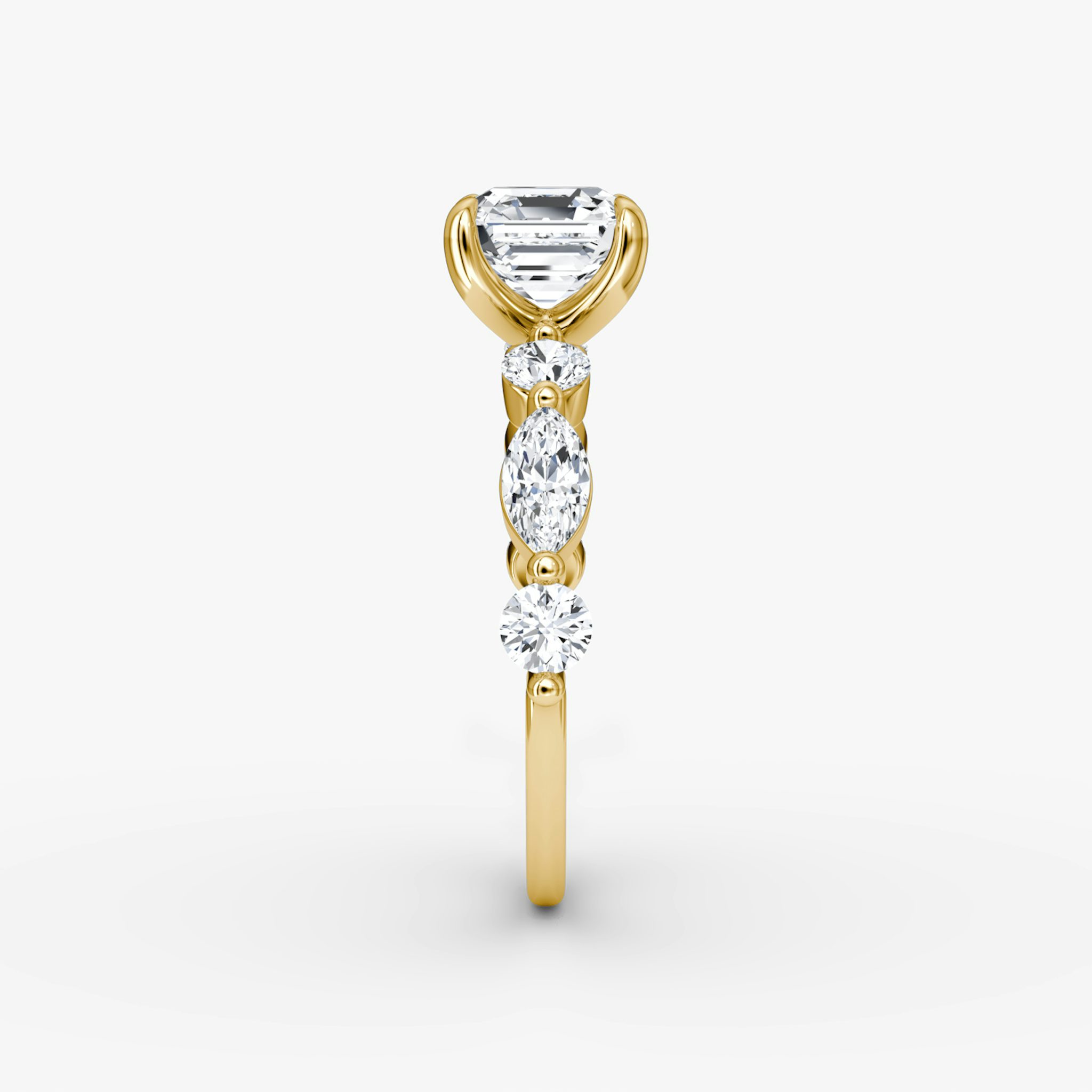 The Mixed Shape Single Shared Prong | Asscher | 18k | Yellow Gold | bandAccent: Plain | diamondOrientation: vertical | caratWeight: other