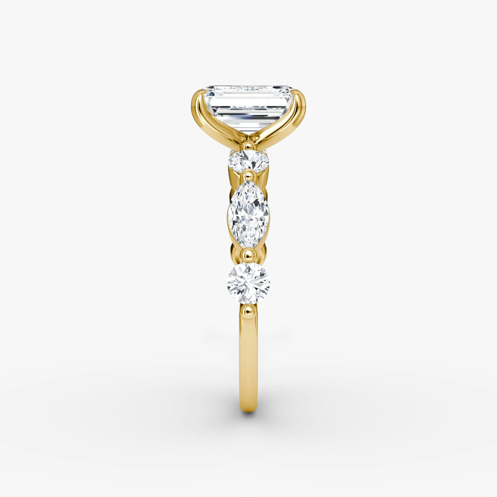 The Mixed Shape Single Shared Prong | Emerald | 18k | Yellow Gold | bandAccent: Plain | diamondOrientation: vertical | caratWeight: other