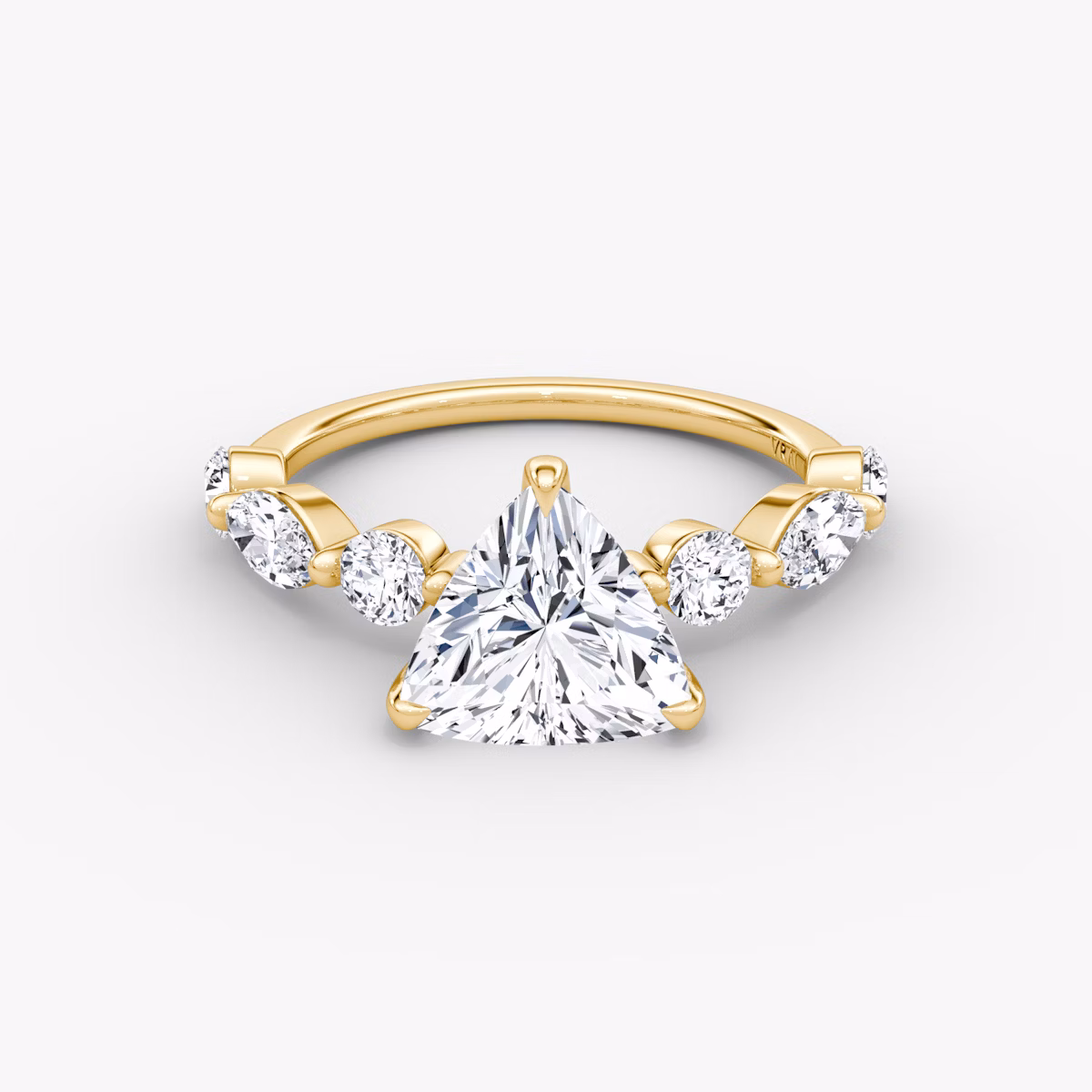 Anillo de compromiso Mixed Shape Single Shared Prong | Trillón | 18k | Oro amarillo | bandAccent: Simple | diamondOrientation: vertical | caratWeight: other