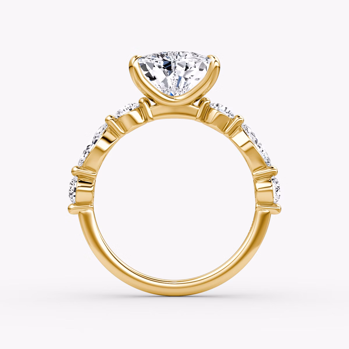 Anillo de compromiso Mixed Shape Single Shared Prong | Trillón | 18k | Oro amarillo | bandAccent: Simple | diamondOrientation: vertical | caratWeight: other