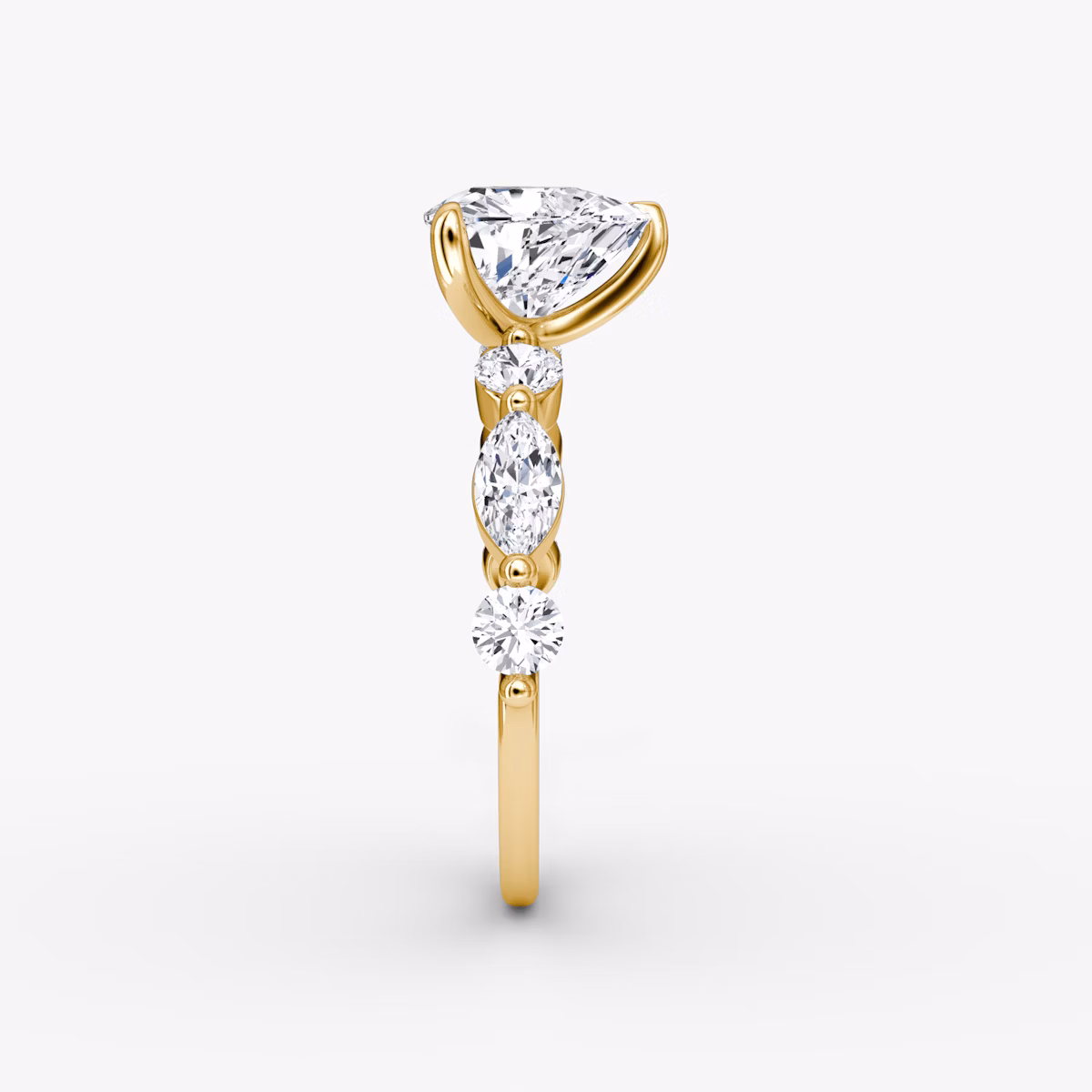 Anillo de compromiso Mixed Shape Single Shared Prong | Trillón | 18k | Oro amarillo | bandAccent: Simple | diamondOrientation: vertical | caratWeight: other