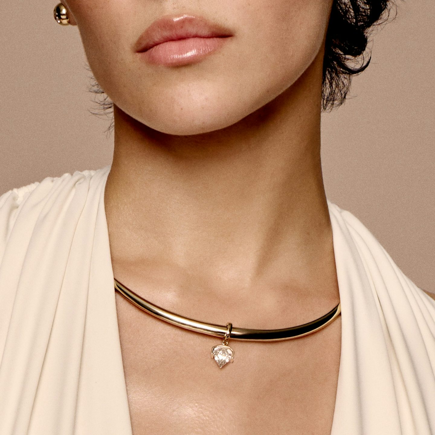 Collar with Drop Pendant | Shield | 14k | Yellow Gold | chainLength: 16.5