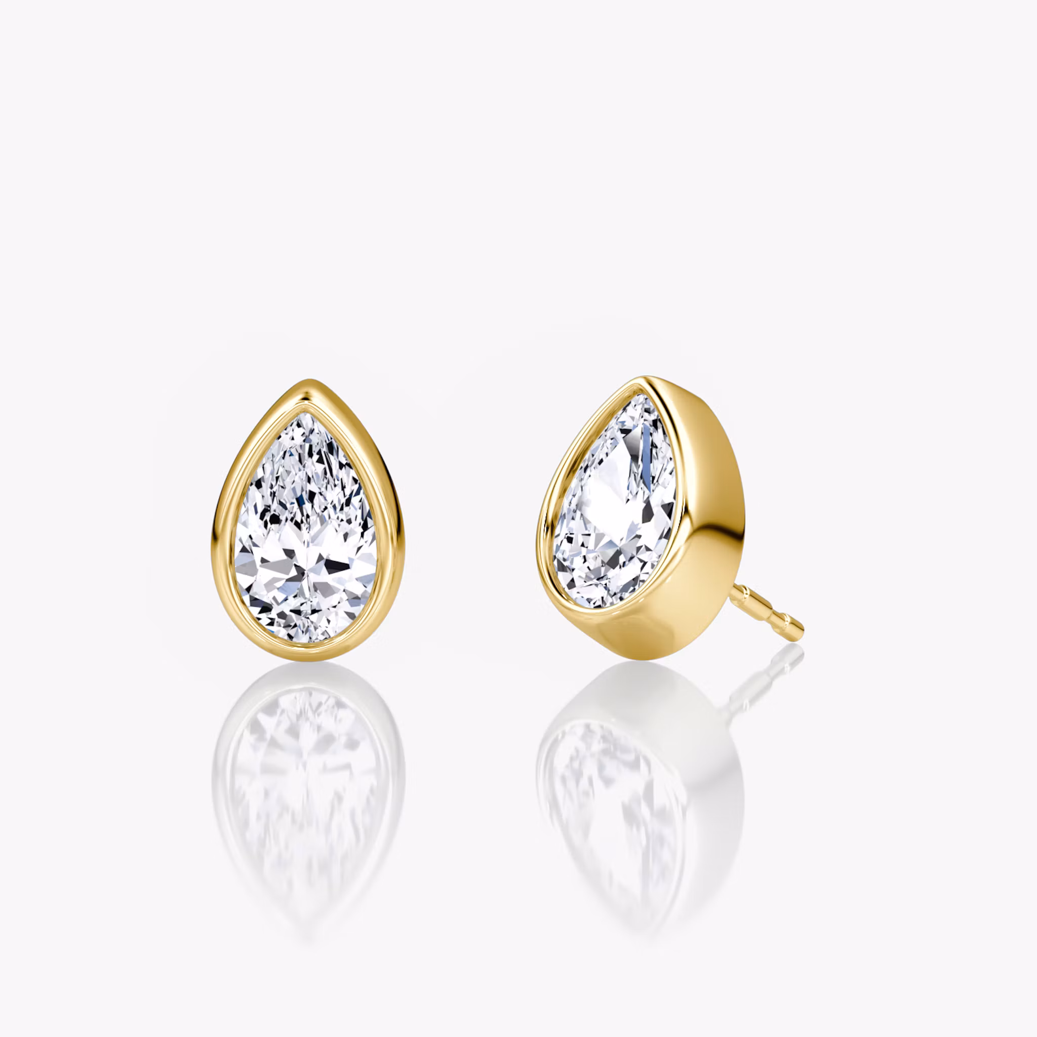 Bezel Solitaire Stud Pear | Yellow Gold