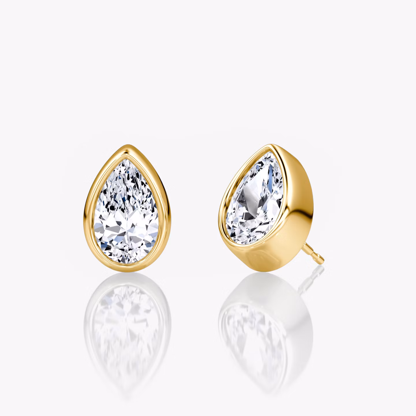 Bezel Solitaire Stud Pear | Yellow Gold
