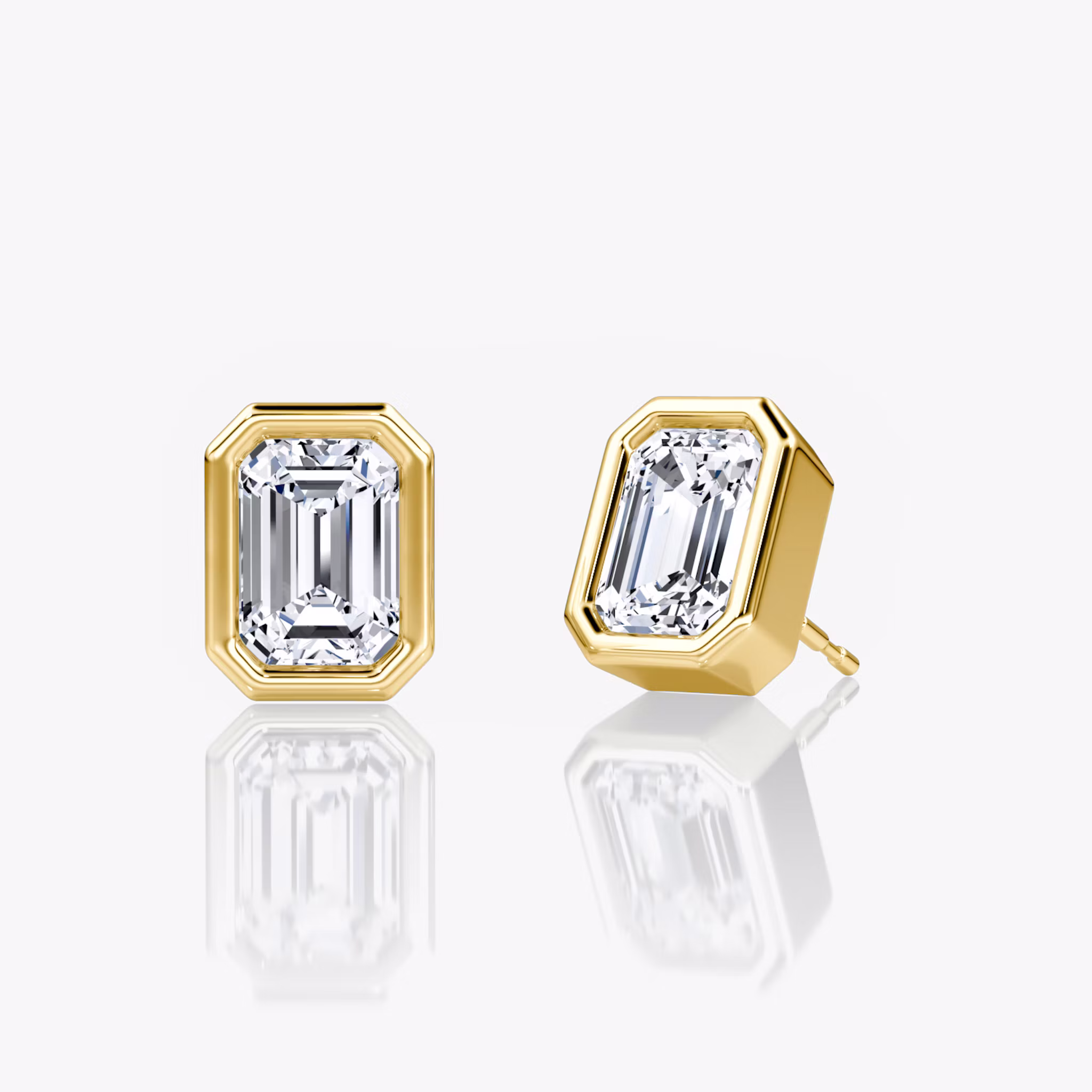 Bezel Solitaire Stud Emerald | Yellow Gold