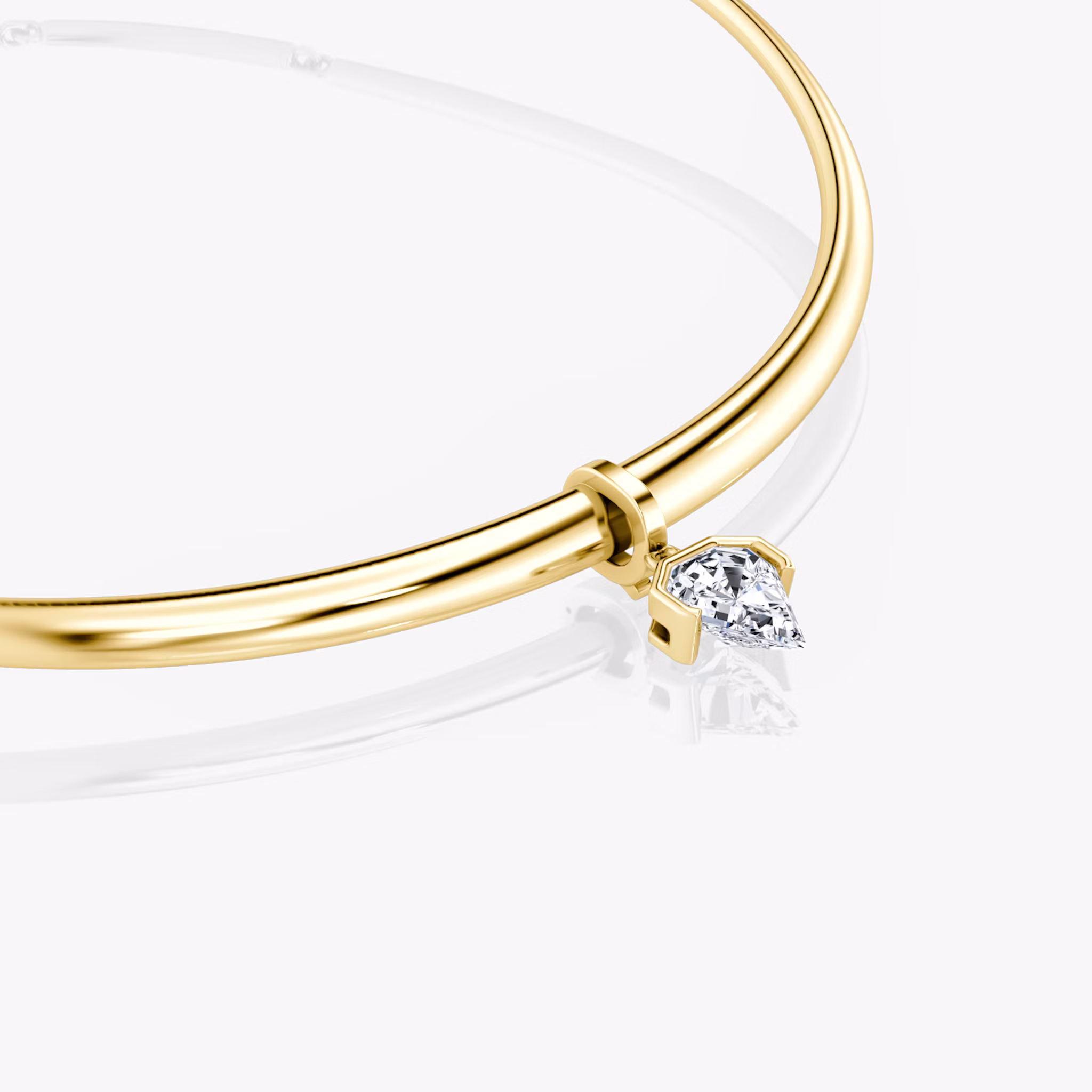 Collar with Drop Pendant Shield | Yellow Gold