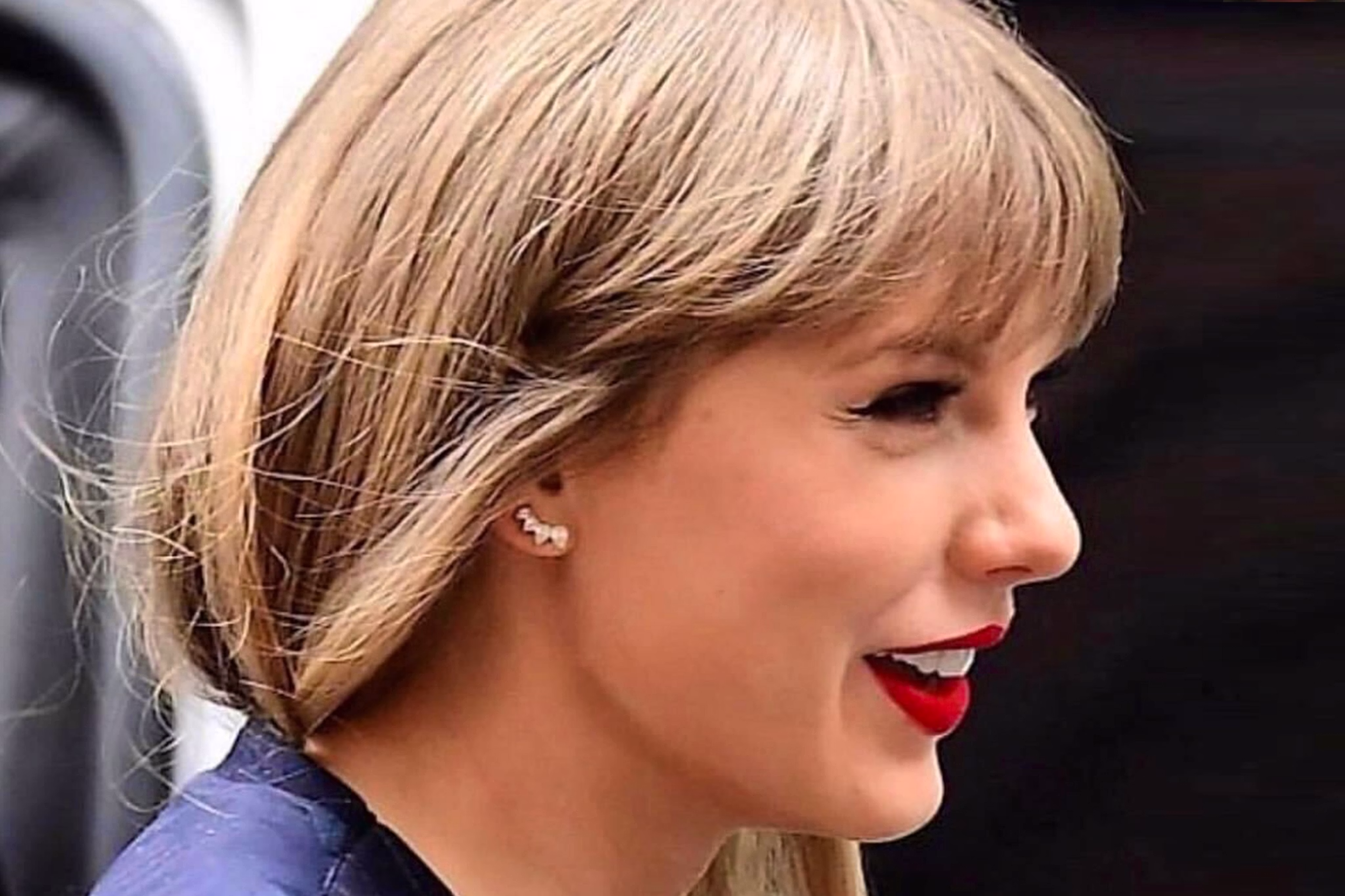 Spotted in VRAI Earrings: Taylor Swift, Emma Stone, Zoe Saladana, and More