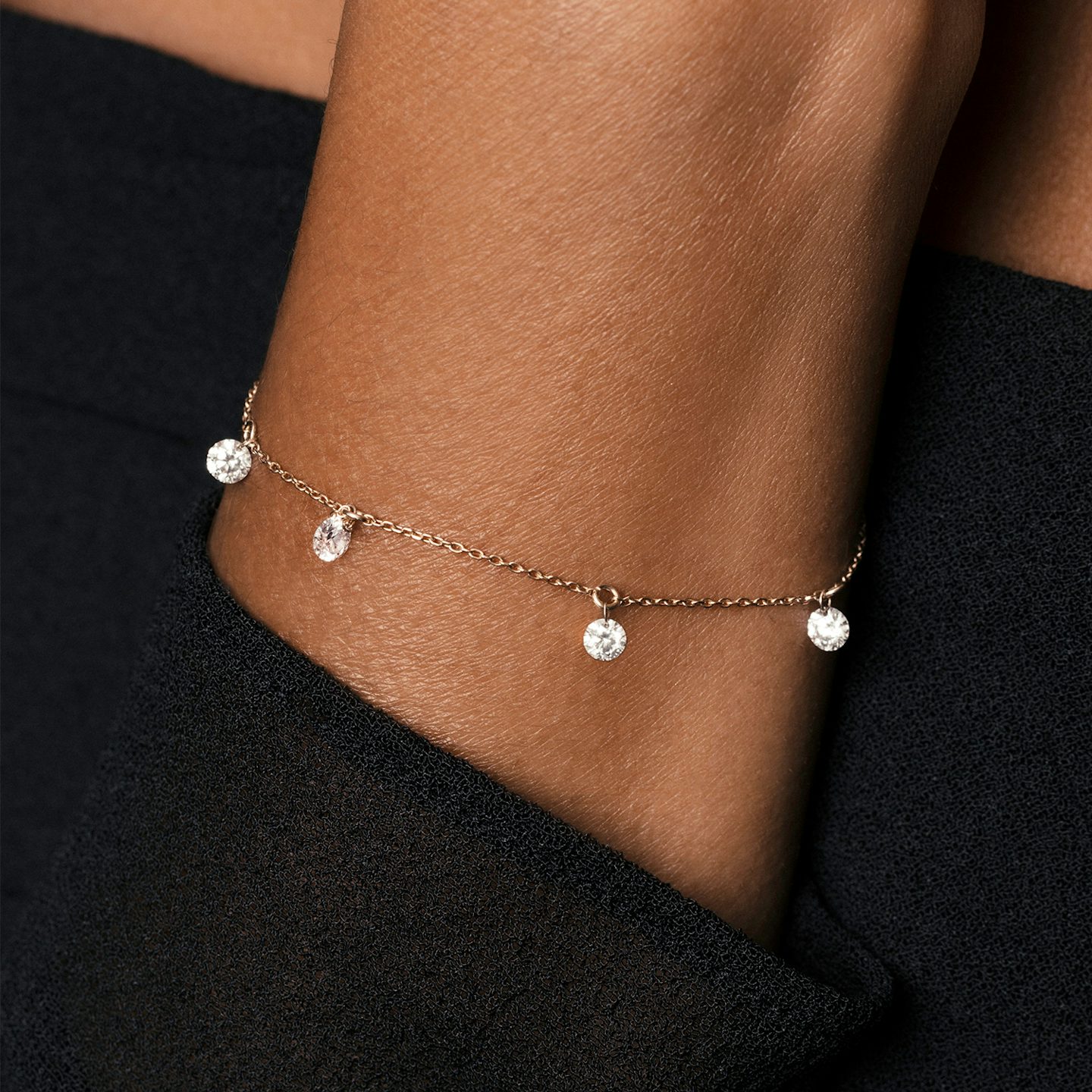 Floating Station Bracelet | Round Brilliant | 14k | Yellow Gold | diamondCount: 5 | diamondSize: original | chainLength: 7