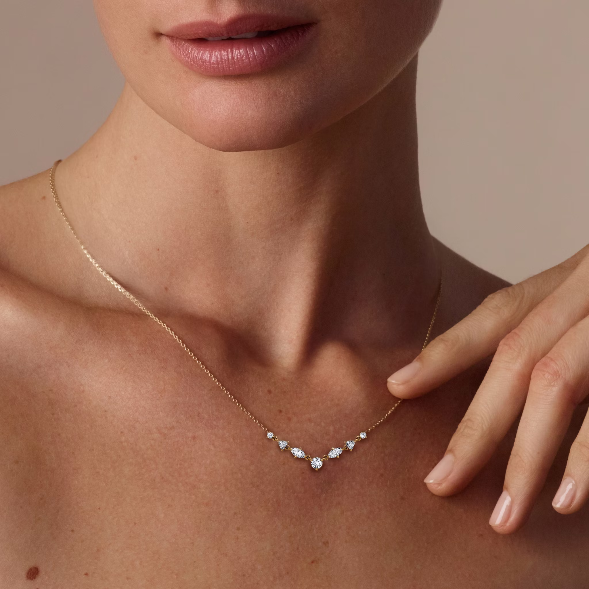 Mixed Shape Linked Tennis Necklace | Trillion | 14k | Yellow Gold | diamondtype: round-brilliant+marquise+trillion | chainLength: 16-18