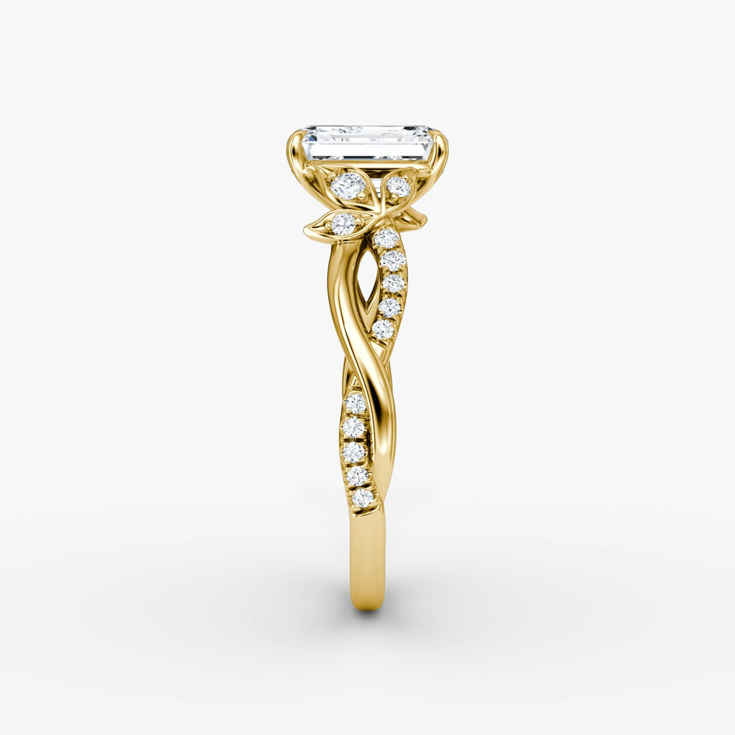 The Twisted Floral | Emerald | 18k | Yellow Gold | bandAccent: Pavé | diamondOrientation: vertical | caratWeight: other