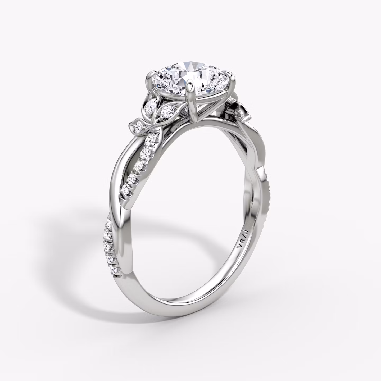Twisted Floral  | Cushion | 18k | Weißgold | bandAccent: Mit Pavé-Besatz | diamondOrientation: vertical | caratWeight: other