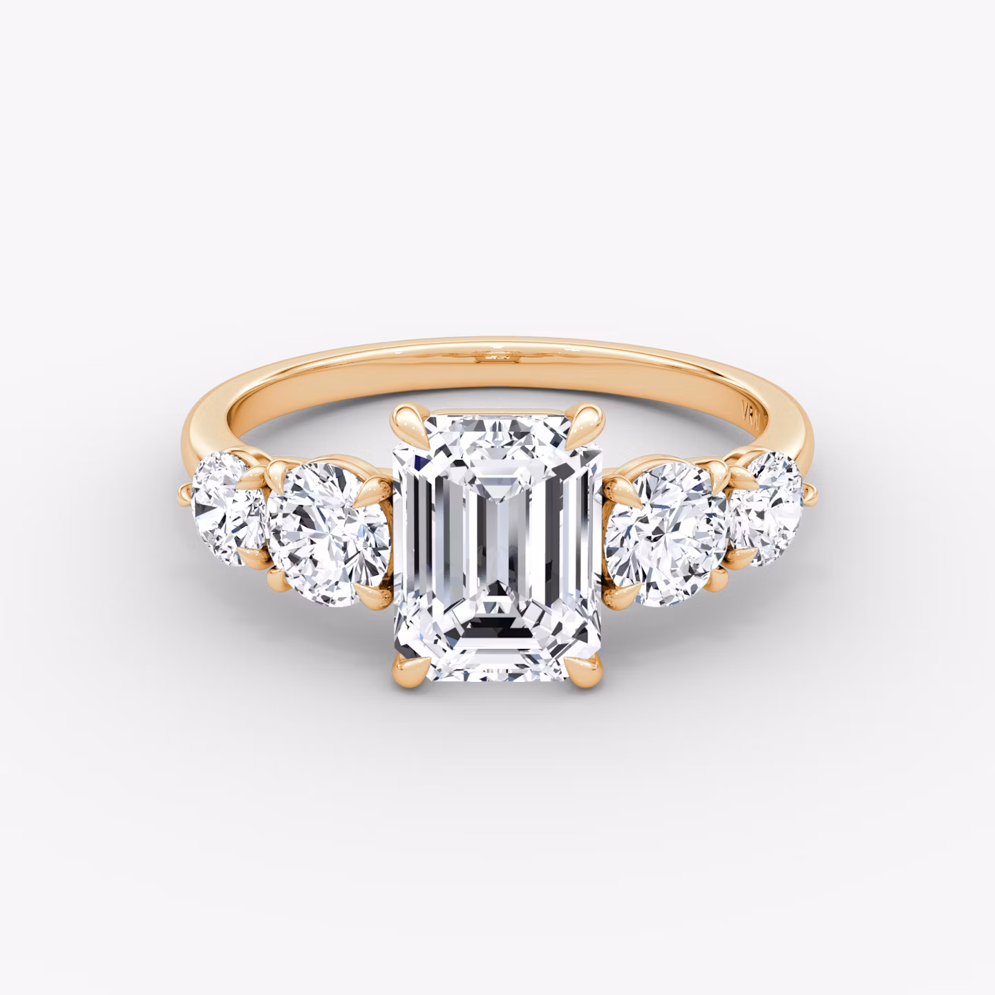 Signature Five Stone | Emerald | 14k | Roségold | bandAccent: Ohne Pavé-Besatz | diamondOrientation: vertical | caratWeight: other