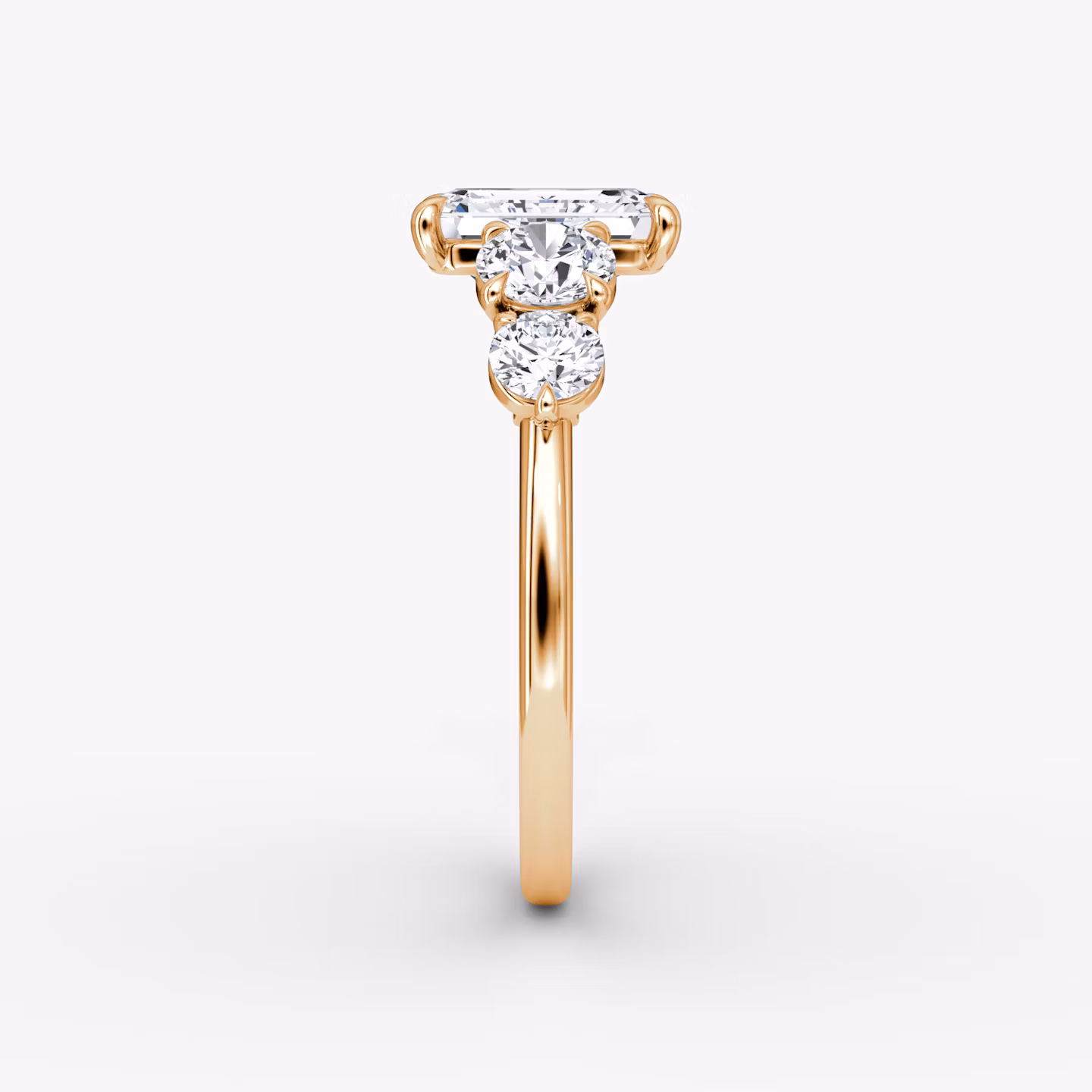 Signature Five Stone | Emerald | 14k | Roségold | bandAccent: Ohne Pavé-Besatz | diamondOrientation: vertical | caratWeight: other