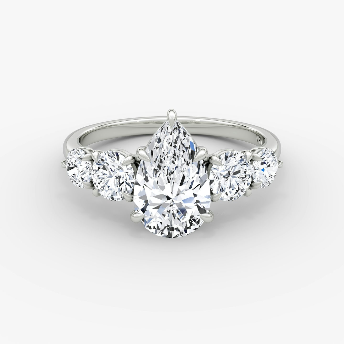 undefined | Poire | 18k | Or blanc | bandAccent: Simple | diamondOrientation: vertical | caratWeight: other