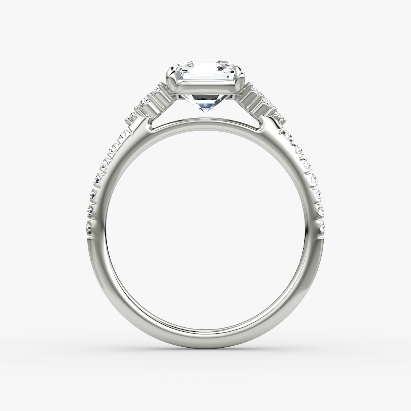 Anillo de compromiso Side Cluster Cathedral | Asscher | 18k | Oro blanco | bandAccent: Pavé | diamondOrientation: vertical | caratWeight: other
