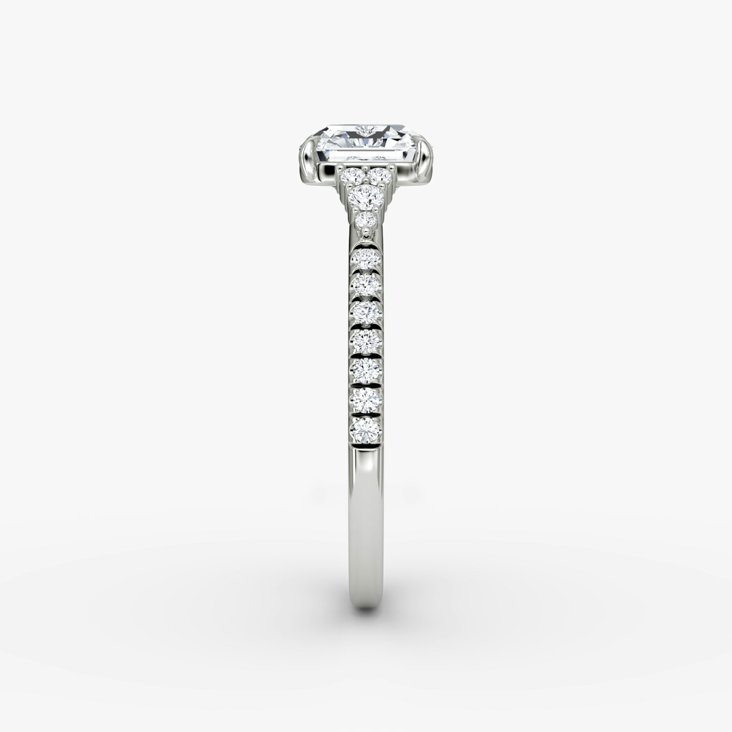 Anillo de compromiso Side Cluster Cathedral | Asscher | 18k | Oro blanco | bandAccent: Pavé | diamondOrientation: vertical | caratWeight: other