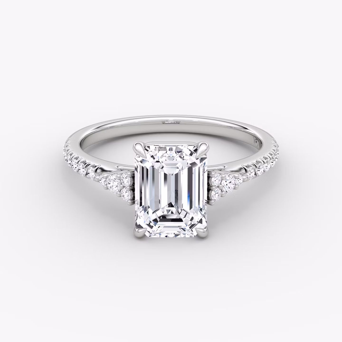 Side Cluster Cathedral | Emerald | Platin | bandAccent: Mit Pavé-Besatz | diamondOrientation: vertical | caratWeight: other