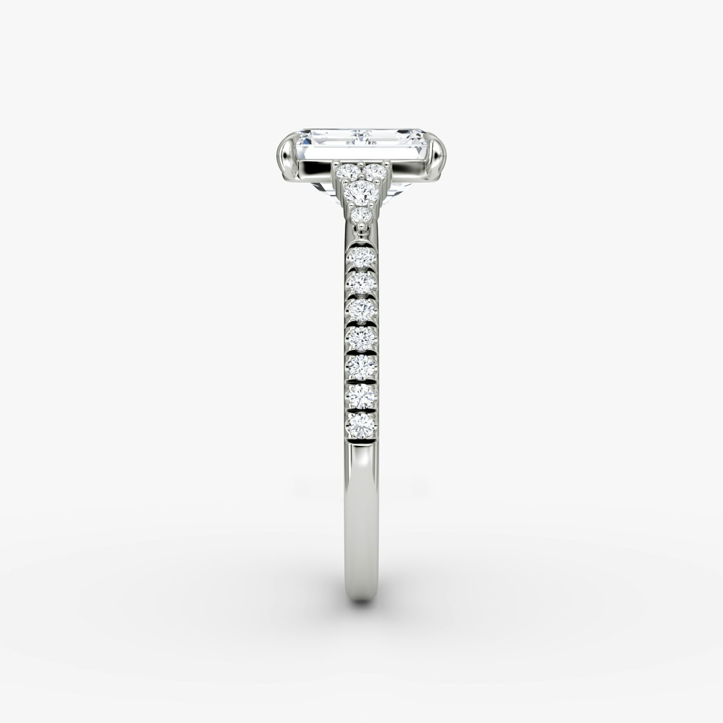 Side Cluster Cathedral | Emerald | Platin | bandAccent: Mit Pavé-Besatz | diamondOrientation: vertical | caratWeight: other