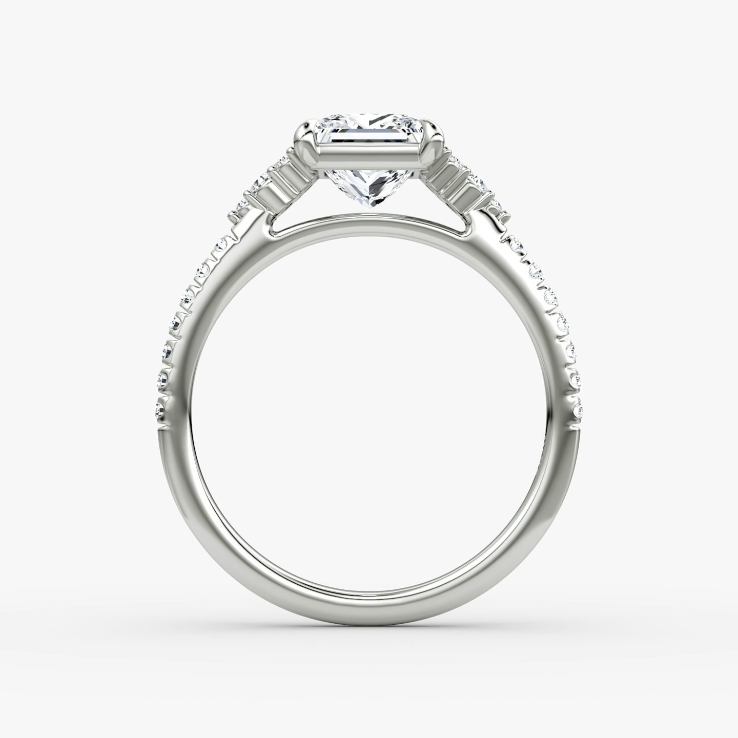 Anillo de compromiso Side Cluster Cathedral | Princesa | Platino | bandAccent: Pavé | diamondOrientation: vertical | caratWeight: other