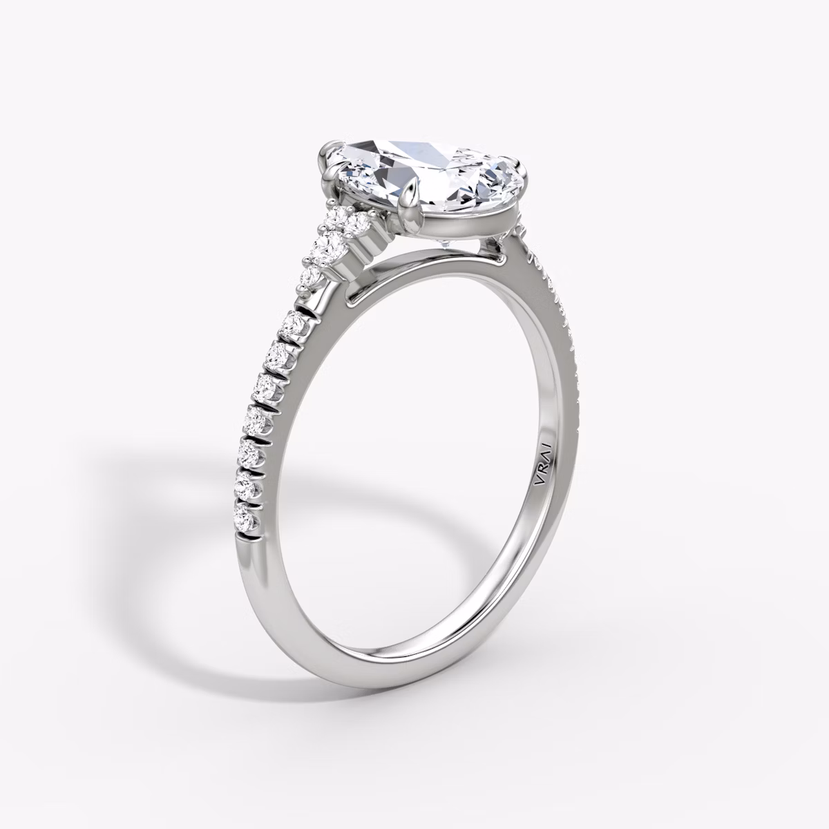 Side Cluster Cathedral | Tropfen | Platin | bandAccent: Mit Pavé-Besatz | diamondOrientation: vertical | caratWeight: other