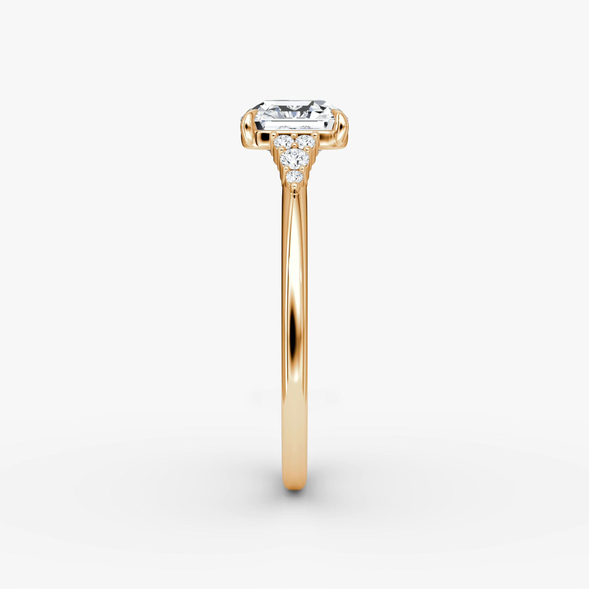 Anillo de compromiso Side Cluster Cathedral | Asscher | 14k | Oro rosa | bandAccent: Simple | diamondOrientation: vertical | caratWeight: other