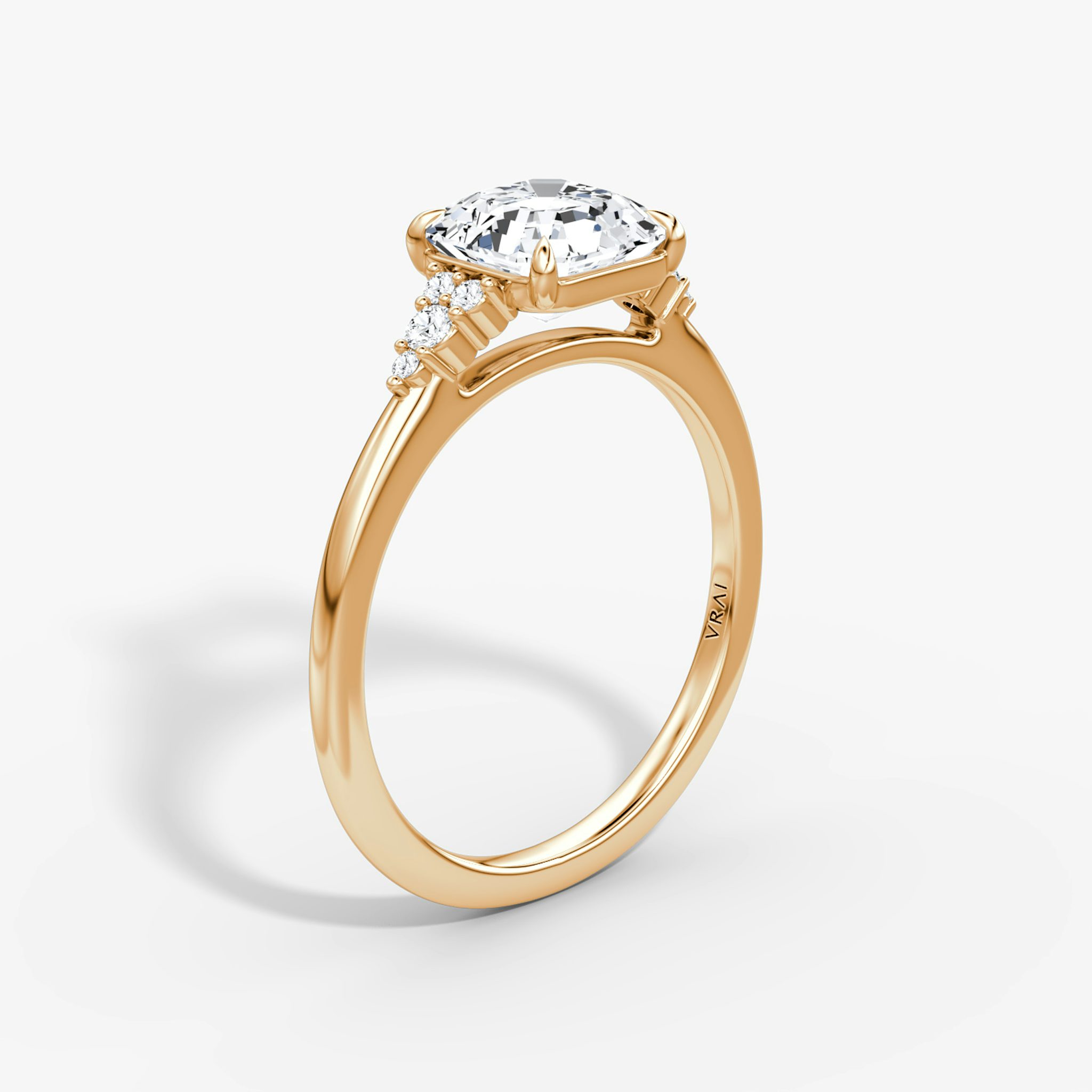 Anillo de compromiso Side Cluster Cathedral | Asscher | 14k | Oro rosa | bandAccent: Simple | diamondOrientation: vertical | caratWeight: other
