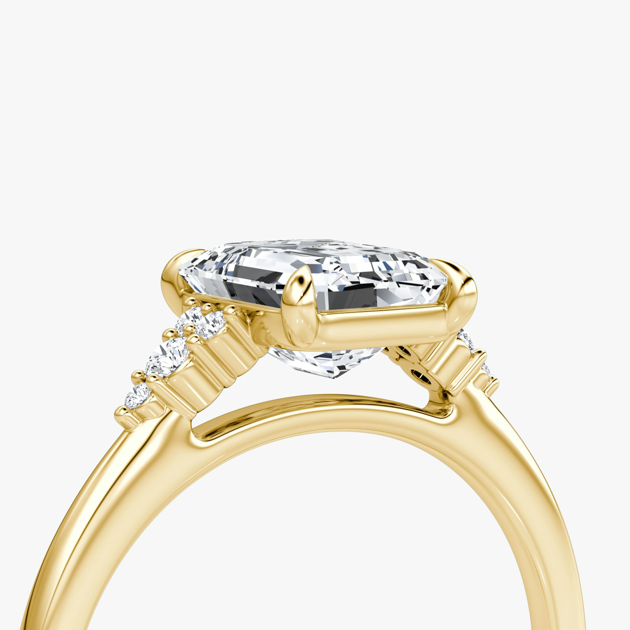 The Side Cluster Cathedral | Emerald | 18k | Yellow Gold | bandAccent: Plain | diamondOrientation: vertical | caratWeight: other