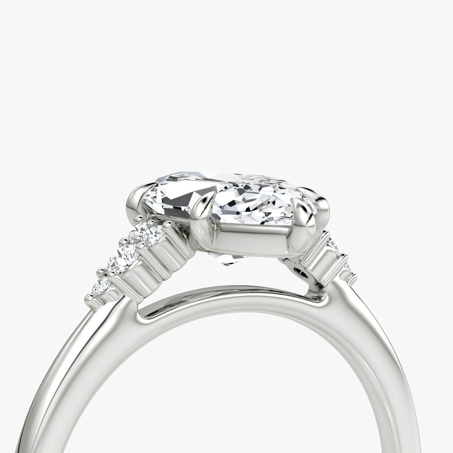Side Cluster Cathedral | Marquise | Platin | bandAccent: Ohne Pavé-Besatz | diamondOrientation: vertical | caratWeight: other