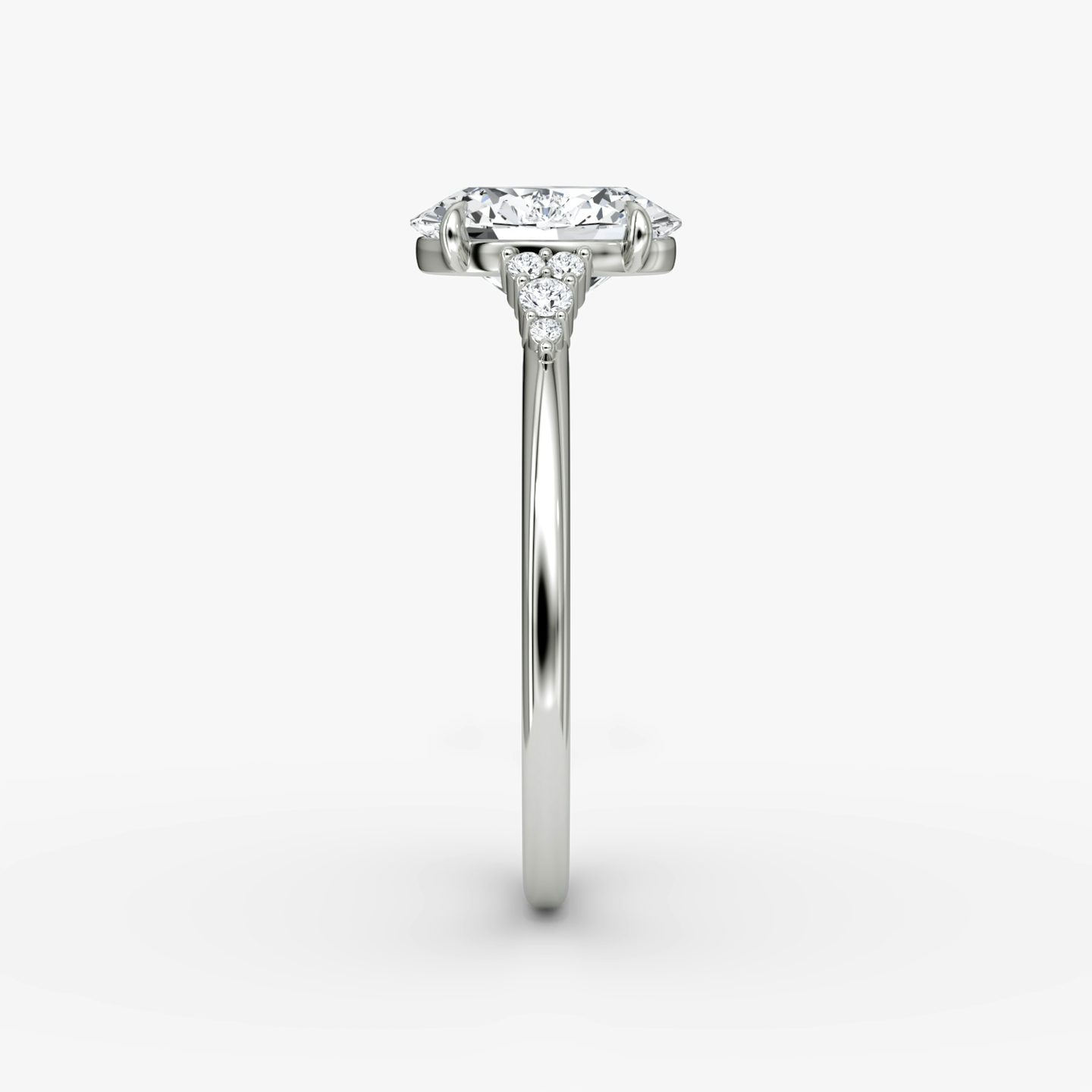 The Side Cluster Cathedral | Oval | 18k | White Gold | bandAccent: Plain | diamondOrientation: vertical | caratWeight: other