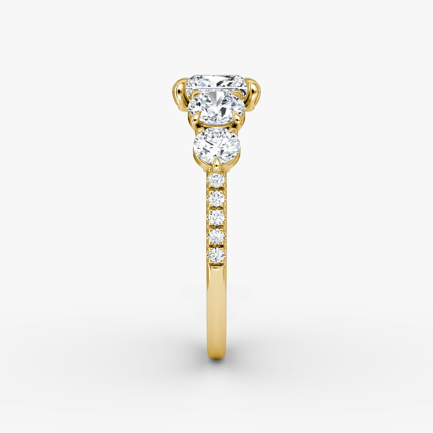 Anillo de compromiso Signature Five Stone | Princesa | 18k | Oro amarillo | bandAccent: Pavé | diamondOrientation: vertical | caratWeight: other