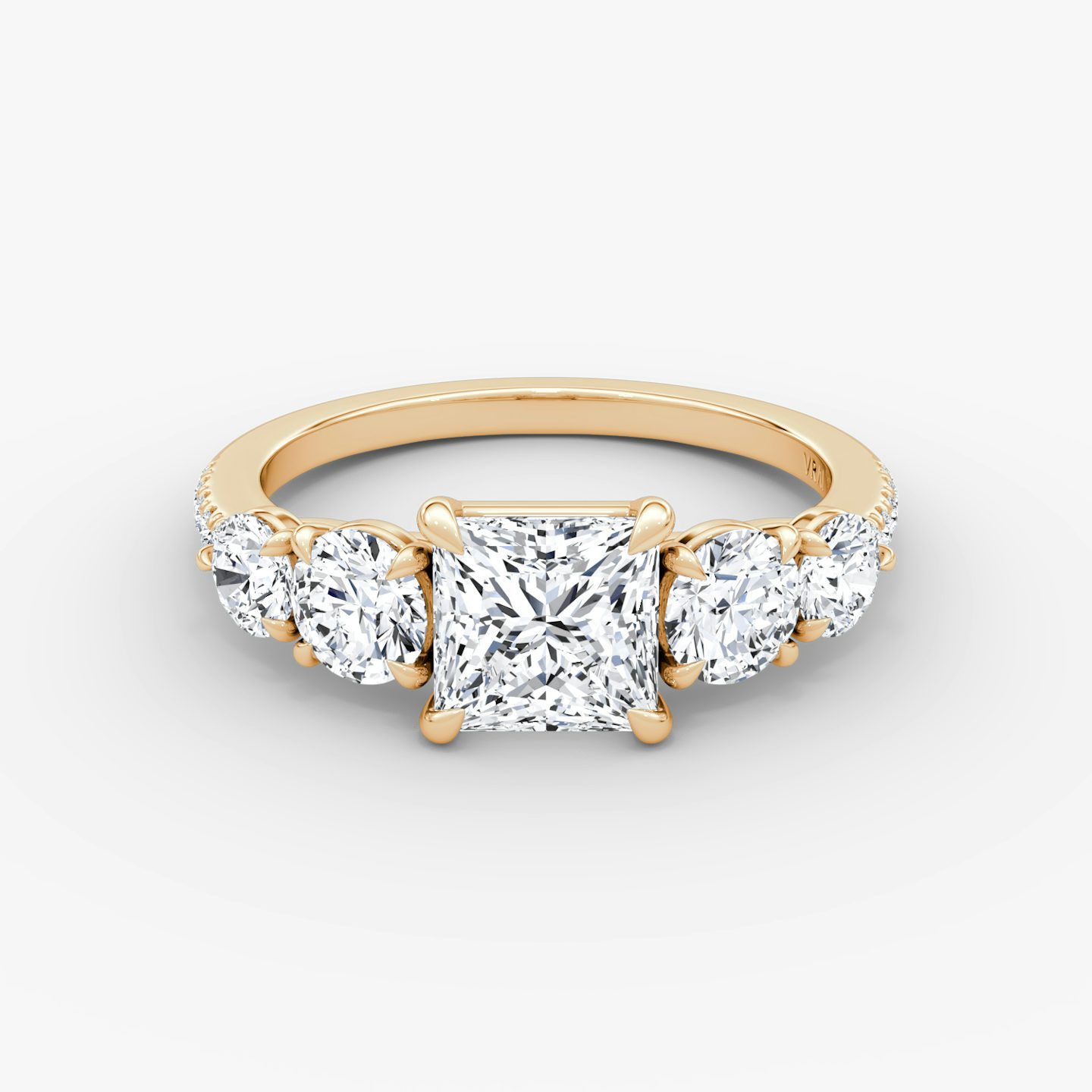 Bague de fiançailles Signature Five Stone | Princesse | 14k | Or rose | bandAccent: Pavé | diamondOrientation: vertical | caratWeight: other